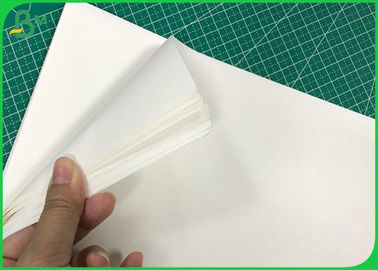 رول کاغذ بسته بندی کرافت سفید 90gsm 120gsm برای کیسه های بسته بندی مواد غذایی