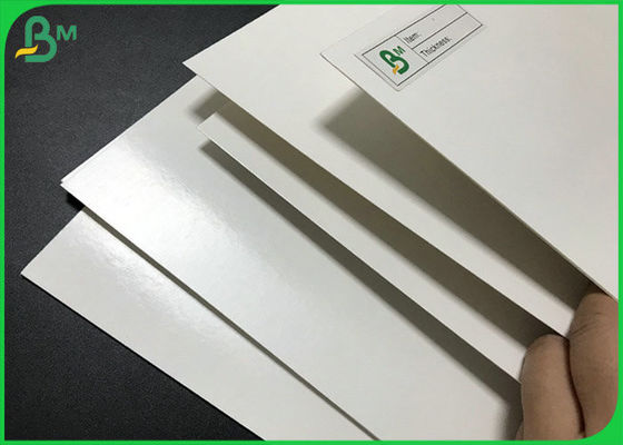 ورق های مقوا پوشش 300 گرم + 15 گرم LDPE ورقه ورقه ورقه ورقه ورقه ورقه شده سفید
