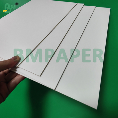 3mm White Wood Pulp Made Display Paper Board برای آگهی های آویزان 1220 x 2440mm